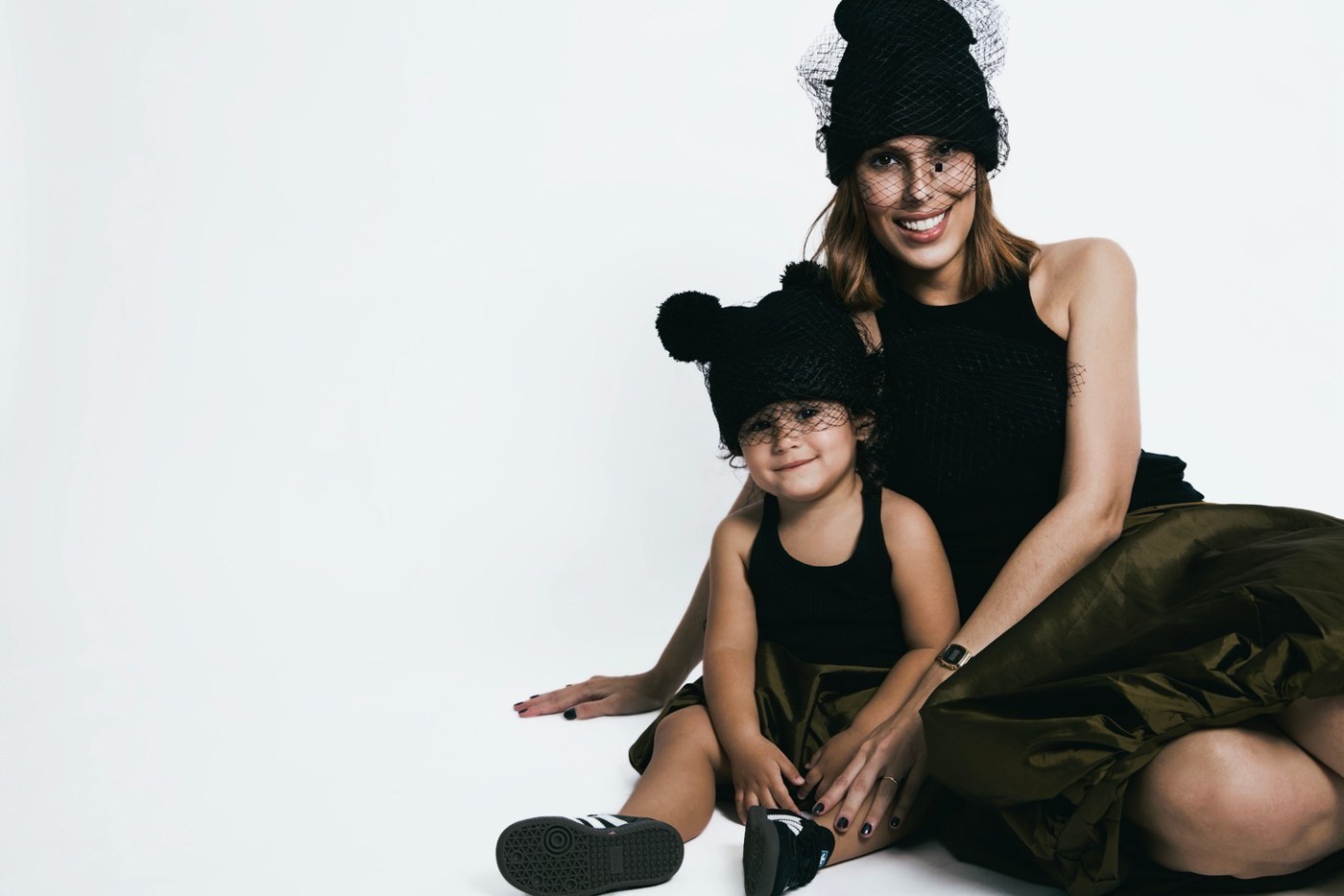 Mãe e filha de chapéu MTLA